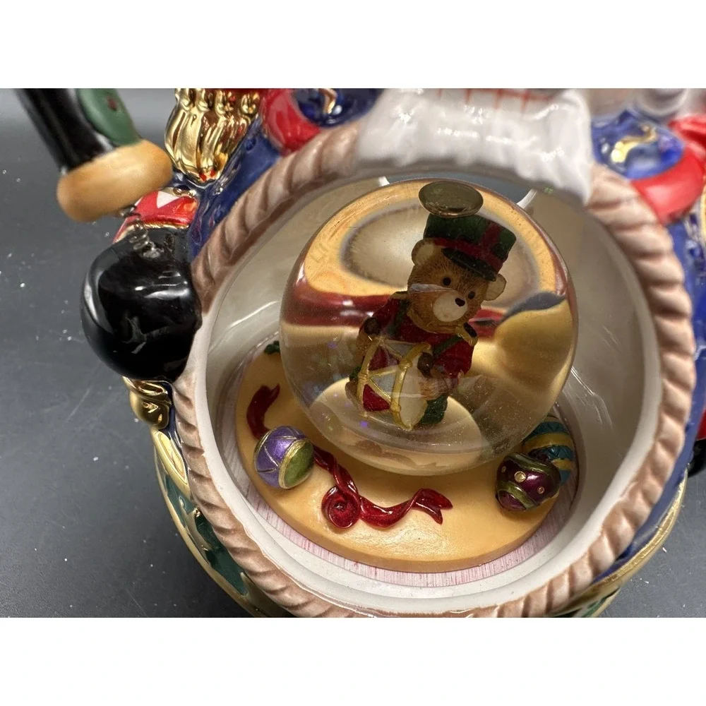 2001 CHRISTOPHER RADKO ROLY POLY NUTCRACKER & TEDDYBEAR SNOWGLOBE 01-6119-1 4.5